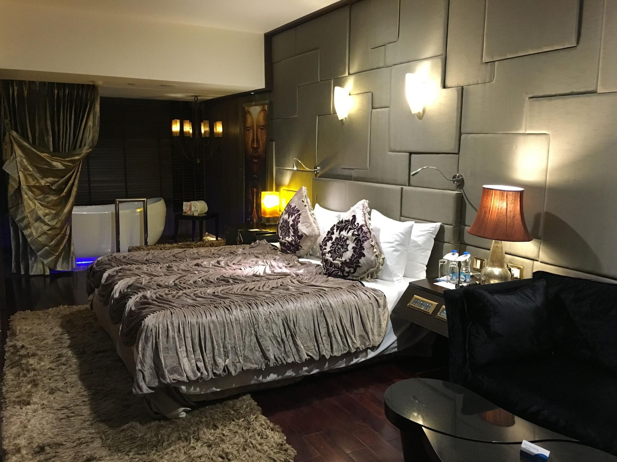 Radisson Blu Hotel Mbd Лудхиана Экстерьер фото